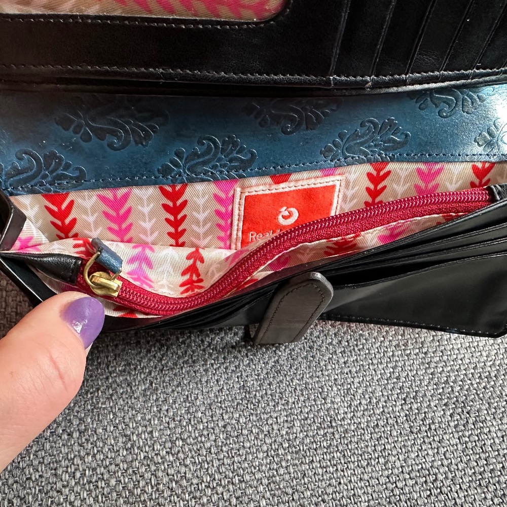 HOLII 💙 Large Genuine Leather Wallet - Twofold - Fleur de Lis 💙 - Picture 4 of 10